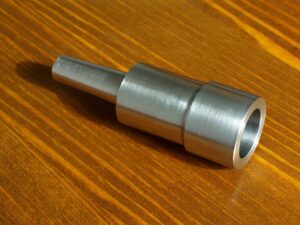 Výměnný hrot s dírou